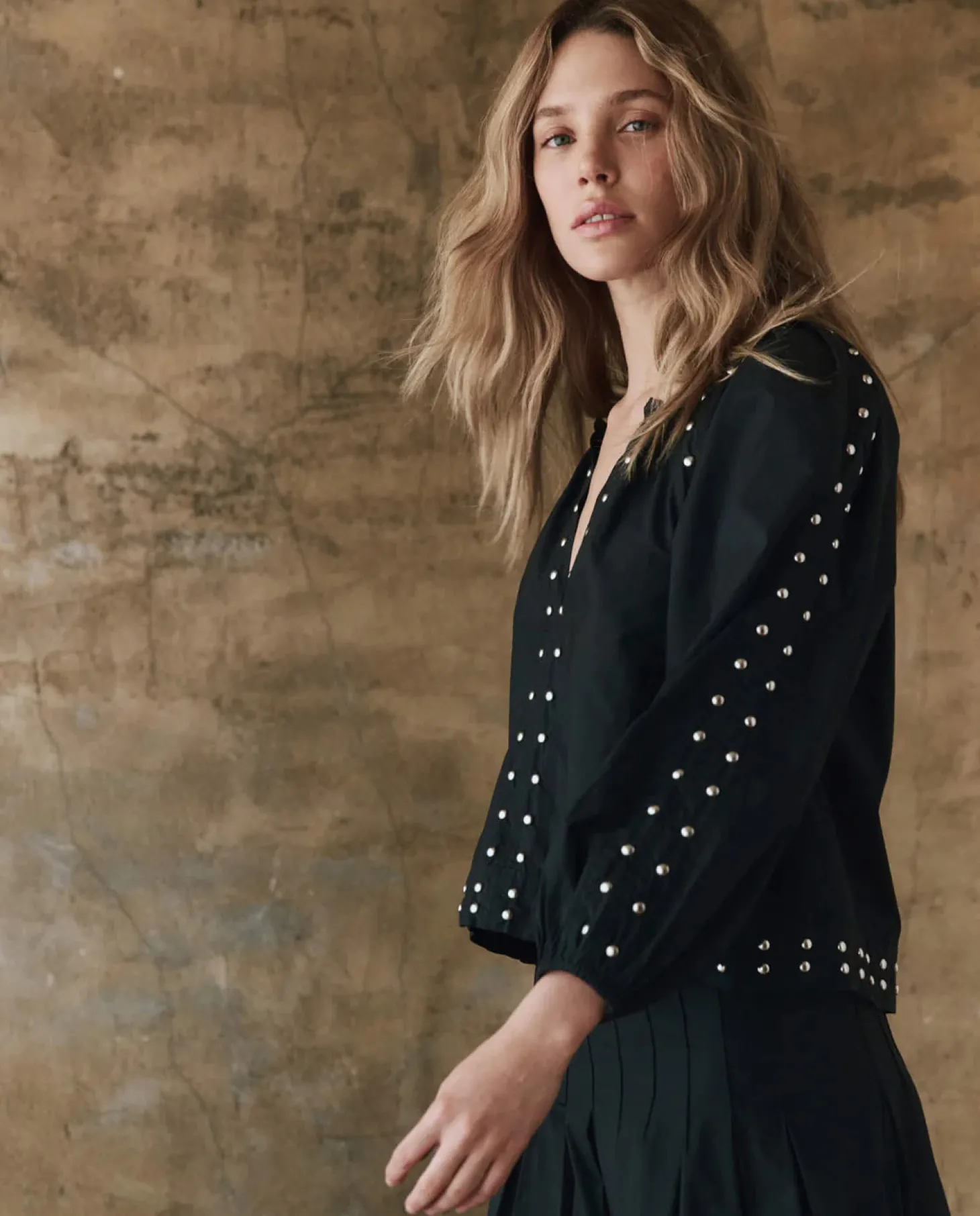 The Bodega Top w/ Studs ~ Black